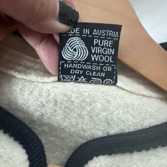 Giesswein Austrian 100% Wool Cream and Gray Cardigan - Picture 15 of 15